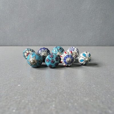 8 db-os vintage stíkusú porcelán bútorgomb szett