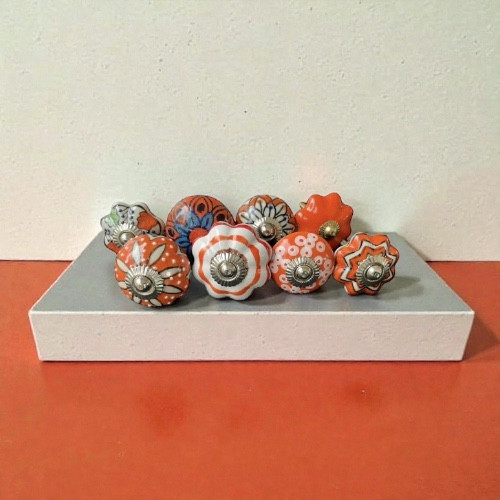 8 db-os vintage stíkusú porcelán bútorgomb szett